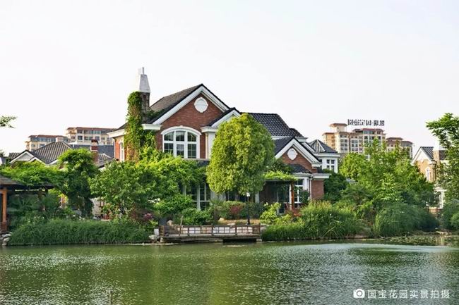 生活在有湖的地方，是對人生的浪漫私藏